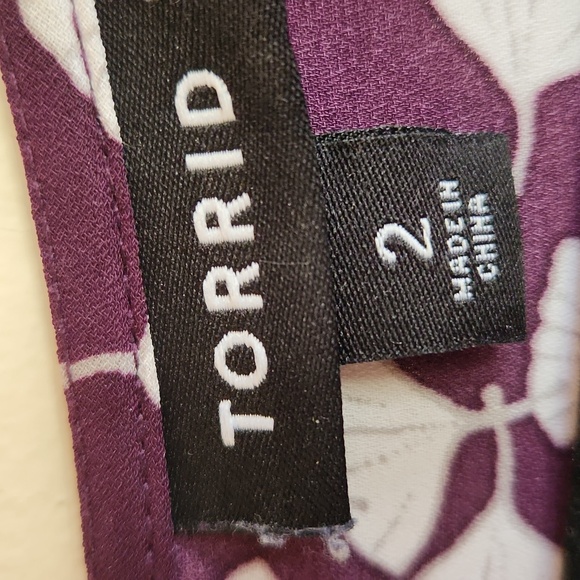 Torrid Purple and White Floral Blouse, size 2 - Picture 2 of 6
